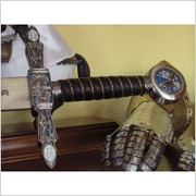 BOGATO GRAWEROWANY MIECZ MASOŃSKI ZE STALI (241) Płatnerze hiszpańscy