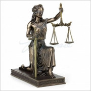 KLĘCZĄCA TEMIDA Z NOŻYKIEM DO LISTÓW VERONESE WU77560A4 Veronese