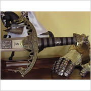 OKAZAŁY GRAWEROWANY MIECZ RYSZARDA LWIE SERCE (247) Płatnerze hiszpańscy