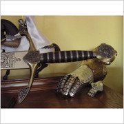 CUDNIE ZDOBIONY MIECZ CZARNEGO KSIĘCIA (249) Płatnerze hiszpańscy