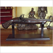 WŁOSKI SKAŁKOWIEC ZE ZDOBIONĄ KOLBĄ XVII W (AG310.01) WŁOCHY