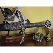 PIĘKNY MIECZ ROBINA Z LOCKSLEY Z POCHWĄ (3223/V) Płatnerze hiszpańscy