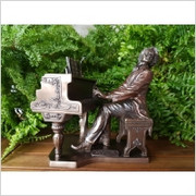 FIGURKA - CHOPIN GRAJĄCY NA FORTEPIANIE - VERONESE (WU75452A4) Veronese