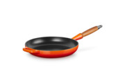 Le Creuset - Patelnia Signature z drewnianym uchwytem 26 cm Płomienny Zapłać później z PayPo Le Creuset