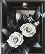 Czarno - biały obraz z różami w czarnej oprawie na prezent ART DECO