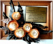 FAJNY PREZENT. RÓŻYCZKI + GRAWER Z INDYWIDUALNĄ DEDYKACJĄ. K3D-7 ART DECO