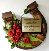Prezent dla Babci i Dziadka - Podkowa na szczęście z czerwonymi różami i Twoją dedykacją ART DECO