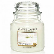 Świeca średnia Yankee Candle Fluffy Towels 4938 YANKEE CANDLE