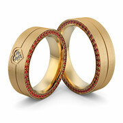 Obrączki ślubne masywne z sercem i rubinami - Au-1106