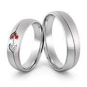 Obrączki ślubne z białego złota niklowego z sercami cyrkoniami i rubinami - Au-1050