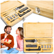 Zestaw narzędzi w drewnianym kuferku na prezent