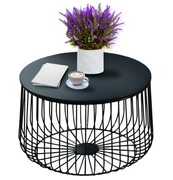 Okrągły metalowy stolik kawowy w nowoczesnym stylu