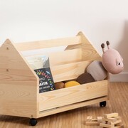 Drewniana mała skrzynia