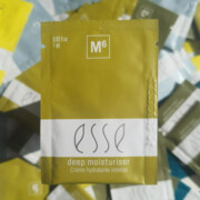 ESSE DEEP MOISTIURIZER MINI WERSJA Głęboko nawilżający krem dla skóry normalnej/mieszanej (1 ml)