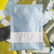 ESSE SENSITIVE CLEANSER MINI WERSJA Delikatny krem myjący dla skóry wrażliwej (2 ml)