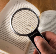 Lupa do czytania ręczna dwuogniskowa z oświetleniem LED