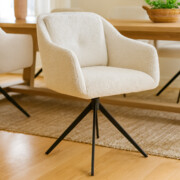 Krzesło tapicerowane Monica Bouclé na obrotowej nodze ATREVE – personalizowane krzesła i hokery, polska produkcja