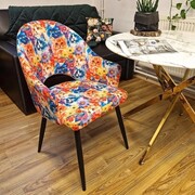 Krzesło wzorzyste VELVET CATS – tapicerowane, designerskie, z podłokietnikami