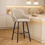 Hoker TULIP niski do wyspy 90 cm – tapicerowany z podłokietnikami, tkanina DREAM, czarna noga metalowa ATREVE – personalizowane krzesła i hokery, polska produkcja