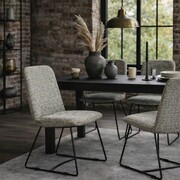 Krzesło REGAGGIO LOFT – tkanina HEVRE, czarne metalowe płozy ATREVE – personalizowane krzesła i hokery, polska produkcja