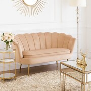 Sofa MUSZELKA — welwet cappuccino, glamour, nogi w połysku (złote/srebrne/czarne)