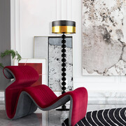 Lampa podłogowa ze złotymi elementami w stylu glamour GIZA GLAM na stelażu wykonanym z kul