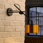 Czarny kinkiet ścienny z regulowanym ramieniem HAMILTON MIRROR do czytania