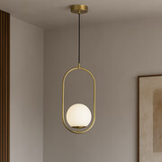 Złota lampa wisząca z kulistym szklanym kloszem OMEGA w stylu glamour