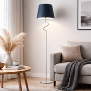 Minimalistyczna lampa stojąca do salonu FOGO na chromowanym stelażu