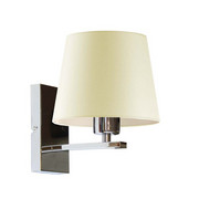 Klasyczna lampa ścienna do sypialni HVAR z kremowym abażurem w kształcie stożka