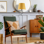 Czarna lampa stojąca z musztardowym abażurem FOGO