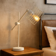 Biała lampa stołowa z regulowanym ramieniem NEAPOL LOFT w stylu industrialnym