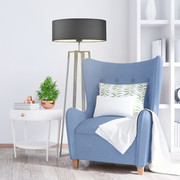 Elegancka lampa stojąca do czytania w salonie MOSS