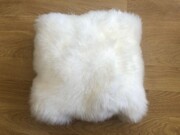 Poduszka ze skóry owczej - biała Janosik
