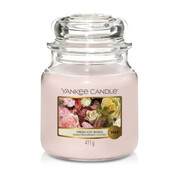 Świeca Yankee Candle Fresh Cut Roses, średni słoik (411g) Yankee Candle