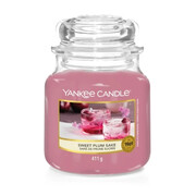 Świeca Yankee Candle Sweet Plum Sake, średni słoik (411g) Yankee Candle