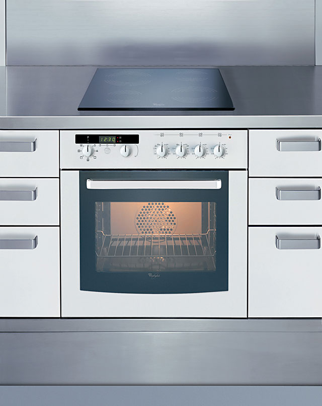 Piekarnik ze sterowaniem do płyty ceramicznej Whirlpool AKZ 501IX