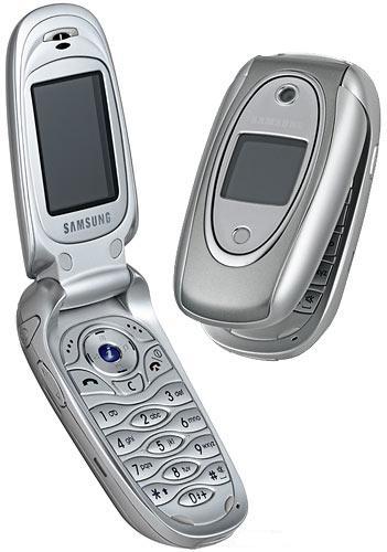 Telefon komórkowy Samsung SGH-E330N